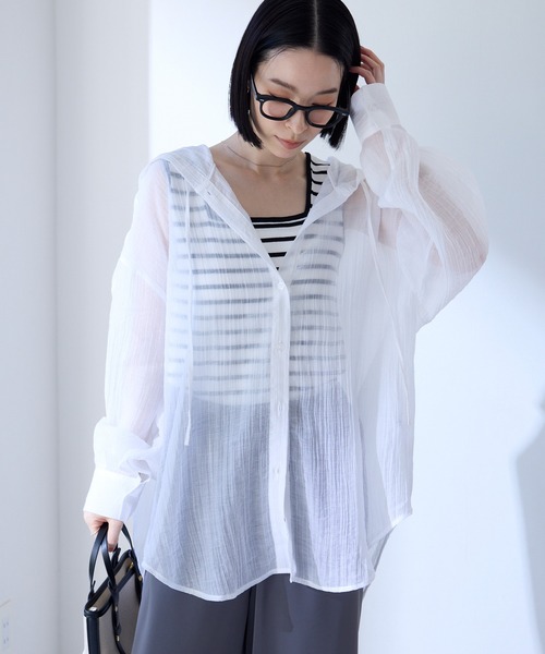 Aunely（オーネリー）の「【Aunely】 軽やか 楊柳 シアーエア フード シャツ/マシンウォッシャブル＜YOSOOIシリーズ＞（シャツ/ブラウス・レディース・ライトブルー/ブラウン/チャコールグレー/オフホワイト/ブラック/ベージュ・M/L）」の12枚目の写真