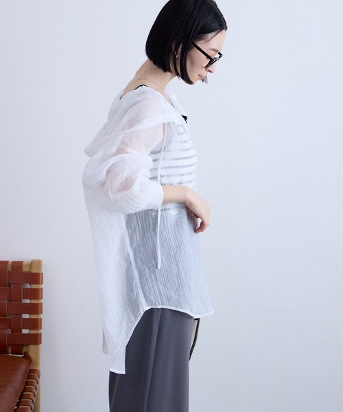 Aunely（オーネリー）の「【Aunely】 軽やか 楊柳 シアーエア フード シャツ/マシンウォッシャブル＜YOSOOIシリーズ＞（シャツ/ブラウス・レディース・ライトブルー/ブラウン/チャコールグレー/オフホワイト/ブラック/ベージュ・M/L）」の15枚目の写真