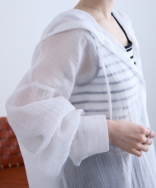 Aunely（オーネリー）の「【Aunely】 軽やか 楊柳 シアーエア フード シャツ/マシンウォッシャブル＜YOSOOIシリーズ＞（シャツ/ブラウス・レディース・ライトブルー/ブラウン/チャコールグレー/オフホワイト/ブラック/ベージュ・M/L）」の17枚目の写真