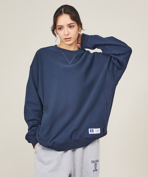 Russell Athletic（ラッセルアスレティック）の「【BerBerJin × RUSSELL ATHLETIC / ベルベルジン × ラッセル アスレティック】Soft Loop Back Crew Sweat / ソフトループバック クルースウェット（スウェット・メンズ・ライトグレー/ブラック/ネイビー・M/L/XL）」の3枚目の写真