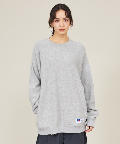 Russell Athletic（ラッセルアスレティック）の「【BerBerJin × RUSSELL ATHLETIC / ベルベルジン × ラッセル アスレティック】Soft Loop Back Crew Sweat / ソフトループバック クルースウェット（スウェット・メンズ・ライトグレー/ブラック/ネイビー・M/L/XL）」の2枚目の写真