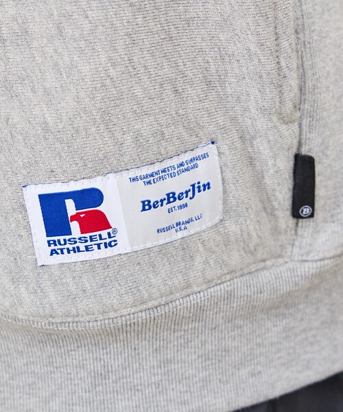 Russell Athletic（ラッセルアスレティック）の「【BerBerJin × RUSSELL ATHLETIC / ベルベルジン × ラッセル アスレティック】Soft Loop Back Crew Sweat / ソフトループバック クルースウェット（スウェット・メンズ・ライトグレー/ブラック/ネイビー・M/L/XL）」の6枚目の写真