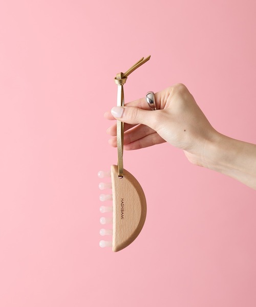 HASHIBAMI（ハシバミ）の「【HASHIBAMI】天然石 ハーフムーン カッサチャーム（キーホルダー・レディース・マルチ/ピンク/ホワイト・FREE）」の2枚目の写真