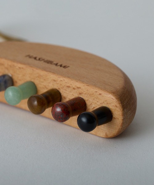 HASHIBAMI（ハシバミ）の「【HASHIBAMI】天然石 ハーフムーン カッサチャーム（キーホルダー・レディース・マルチ/ピンク/ホワイト・FREE）」の16枚目の写真