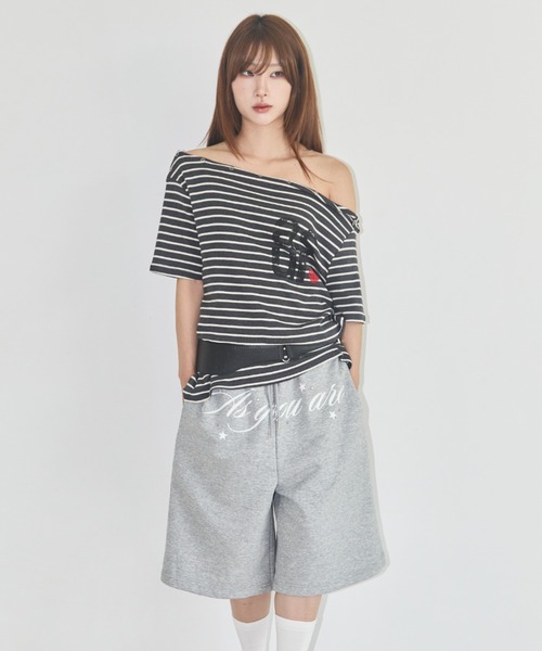 as you are(アズユーアー)の「◇ASYOUARE◇ブランド直輸入正規品/ストライプオフショルダーTシャツ STRIPED OFF-SHOULDER T-SHIRT(Tシャツ/カットソー・レディース・ブラック/チャコール/グレー・FREE)」の9枚目の写真