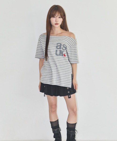 as you are(アズユーアー)の「◇ASYOUARE◇ブランド直輸入正規品/ストライプオフショルダーTシャツ STRIPED OFF-SHOULDER T-SHIRT(Tシャツ/カットソー・レディース・ブラック/チャコール/グレー・FREE)」の12枚目の写真