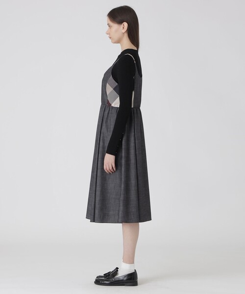 BLUE LABEL CRESTBRIDGE(ブルーレーベルクレストブリッジ)の「ライトスラブシャンブレーキャミソールドレス(ワンピース・レディース・ダークネイビー・38/36)」の6枚目の写真