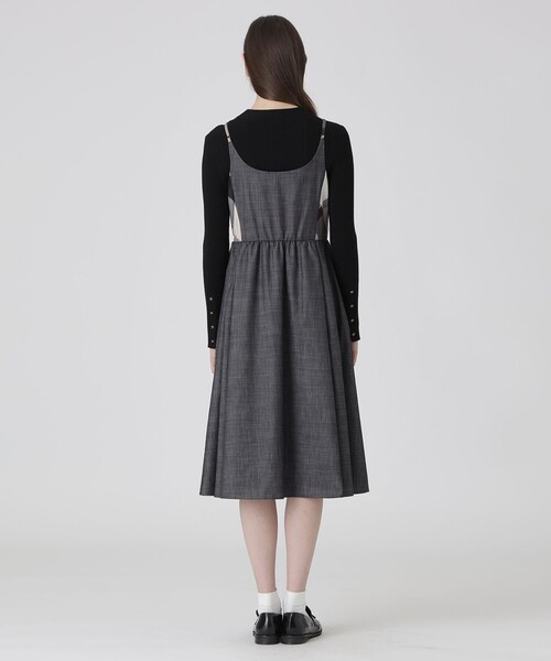 BLUE LABEL CRESTBRIDGE(ブルーレーベルクレストブリッジ)の「ライトスラブシャンブレーキャミソールドレス(ワンピース・レディース・ダークネイビー・38/36)」の5枚目の写真