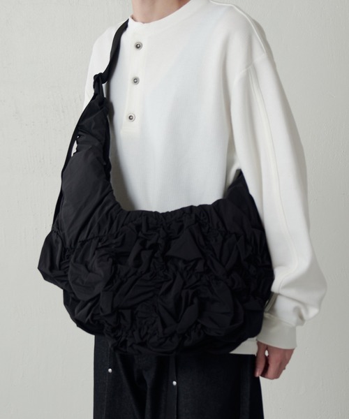 Cote&Ciel（コートエシエル）の「【Cote&Ciel】Hyco S Otra Gathered Black（ショルダーバッグ・メンズ・ブラック・FREE）」の2枚目の写真