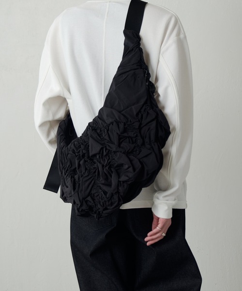 Cote&Ciel（コートエシエル）の「【Cote&Ciel】Hyco S Otra Gathered Black（ショルダーバッグ・メンズ・ブラック・FREE）」の4枚目の写真