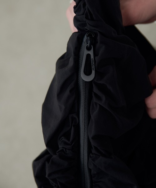 Cote&Ciel（コートエシエル）の「【Cote&Ciel】Hyco S Otra Gathered Black（ショルダーバッグ・メンズ・ブラック・FREE）」の11枚目の写真