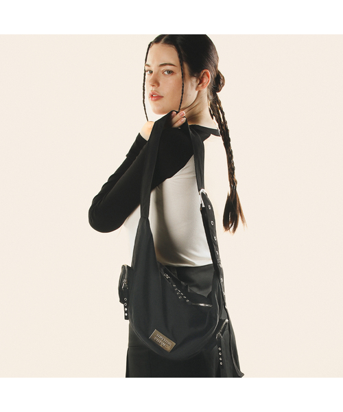 MASMARULEZ(マスマルールズ)の「304Eyelet ear arch bag_ black(メッセンジャーバッグ・レディース・その他・FREE)」の1枚目の写真