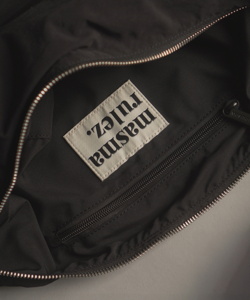 MASMARULEZ(マスマルールズ)の「304Eyelet ear arch bag_ black(メッセンジャーバッグ・レディース・その他・FREE)」の13枚目の写真