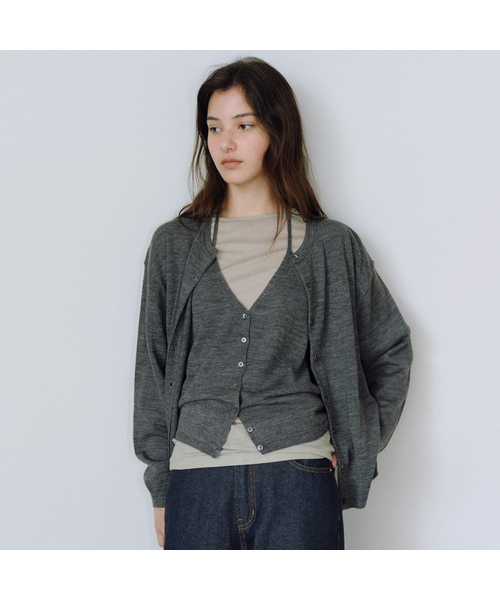 URAGO(ユラーゴ)の「Monet round button cardigan(カーディガン/ボレロ・レディース・チャコールグレー/ネイビー/ライトグレー・FREE)」の2枚目の写真