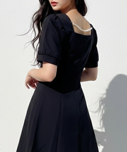 NANEA(ナネア)の「フレンチガーリーアシンメトリーワンピース(ワンピース・レディース・ブラック/ホワイト・MEDIUM/SMALL)」の15枚目の写真