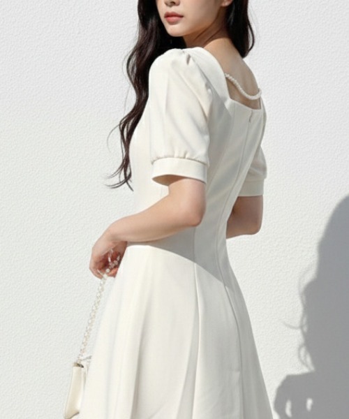 NANEA(ナネア)の「フレンチガーリーアシンメトリーワンピース(ワンピース・レディース・ブラック/ホワイト・MEDIUM/SMALL)」の8枚目の写真