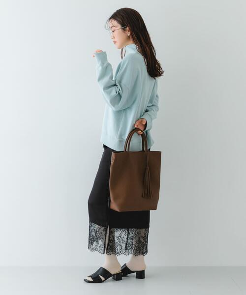 RODE SKO（ロデスコ）の「タッセル軽量2WAYタテナガトートバッグ（トートバッグ・レディース・ブラック/ブラウン・ONE）」の9枚目の写真