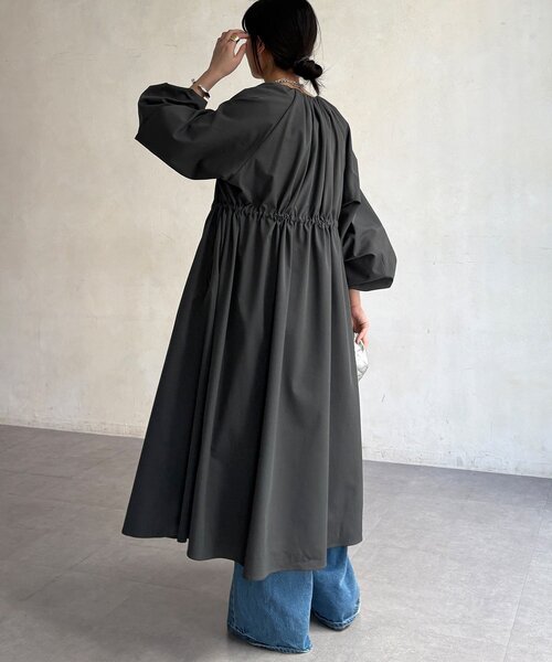 DouDou(ドゥドゥ)の「【WEB限定】バルーンスリーブドロストコート(その他アウター・レディース・チャコールグレー/ベージュ・FREE)」の6枚目の写真