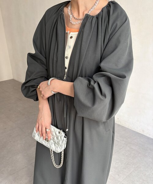 DouDou(ドゥドゥ)の「【WEB限定】バルーンスリーブドロストコート(その他アウター・レディース・チャコールグレー/ベージュ・FREE)」の9枚目の写真