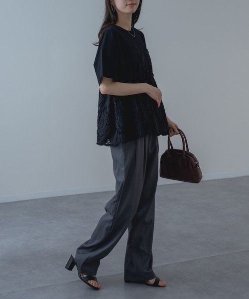 refinedworks（リファインドワークス）の「【refinedworks】異素材 ドッキング ペプラム シルエット プルオーバー！（Tシャツ/カットソー・レディース・オフホワイト/ブラック・FREE）」の6枚目の写真