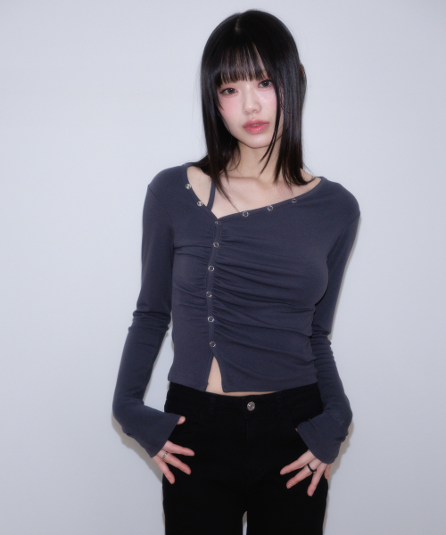 ROSEFRANTZ（ロゼフランツ）の「Unbalanced Shirring Long Sleeve [Charcoal]（Tシャツ/カットソー・レディース・チャコールグレー・OS）」の2枚目の写真