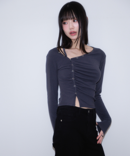 ROSEFRANTZ（ロゼフランツ）の「Unbalanced Shirring Long Sleeve [Charcoal]（Tシャツ/カットソー・レディース・チャコールグレー・OS）」の4枚目の写真