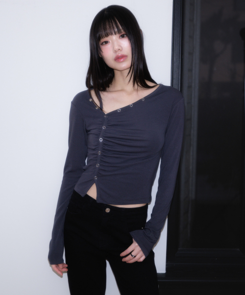 ROSEFRANTZ（ロゼフランツ）の「Unbalanced Shirring Long Sleeve [Charcoal]（Tシャツ/カットソー・レディース・チャコールグレー・OS）」の8枚目の写真