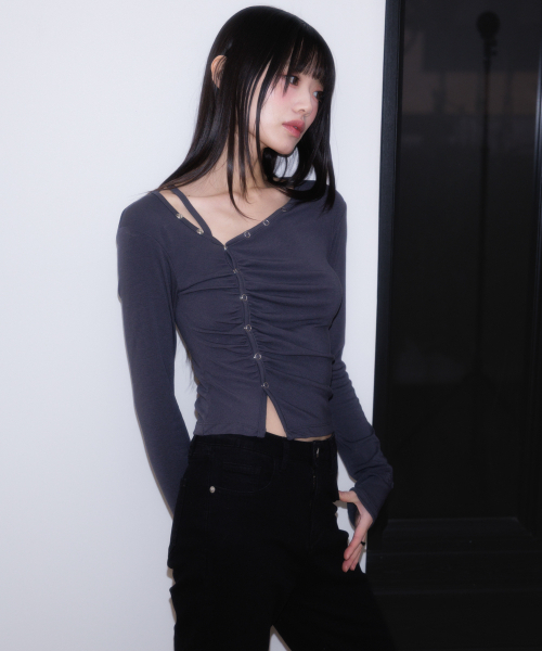ROSEFRANTZ（ロゼフランツ）の「Unbalanced Shirring Long Sleeve [Charcoal]（Tシャツ/カットソー・レディース・チャコールグレー・OS）」の9枚目の写真