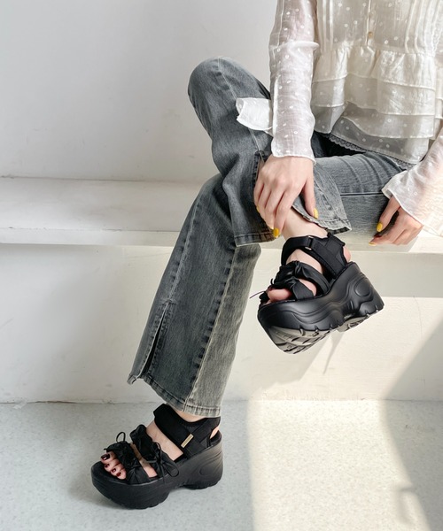 Shoes in Closet(シューズインクローゼット)の「+9.0㎝ 超軽量 厚底 ソフトレザー リボン ギャザー サンダル 5813(サンダル・レディース・ベージュ/ブラック×ブラック/グレー・3L/L/LL/M/S)」の7枚目の写真