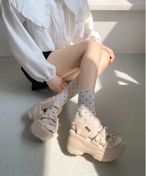 Shoes in Closet(シューズインクローゼット)の「+9.0㎝ 超軽量 厚底 ソフトレザー リボン ギャザー サンダル 5813(サンダル・レディース・ベージュ/ブラック×ブラック/グレー・3L/L/LL/M/S)」の13枚目の写真