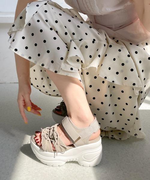Shoes in Closet(シューズインクローゼット)の「+9.0㎝ 超軽量 厚底 ソフトレザー リボン ギャザー サンダル 5813(サンダル・レディース・ベージュ/ブラック×ブラック/グレー・3L/L/LL/M/S)」の19枚目の写真
