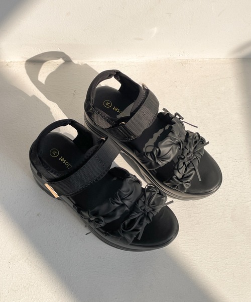 Shoes in Closet(シューズインクローゼット)の「+9.0㎝ 超軽量 厚底 ソフトレザー リボン ギャザー サンダル 5813(サンダル・レディース・ベージュ/ブラック×ブラック/グレー・3L/L/LL/M/S)」の8枚目の写真