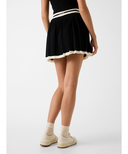 Guess（ゲス）の「GABRY Pleated Skirt Sweater スカート（スカート・レディース・ライトベージュ/ブラック・X-SMALL/SMALL/MEDIUM）」の4枚目の写真