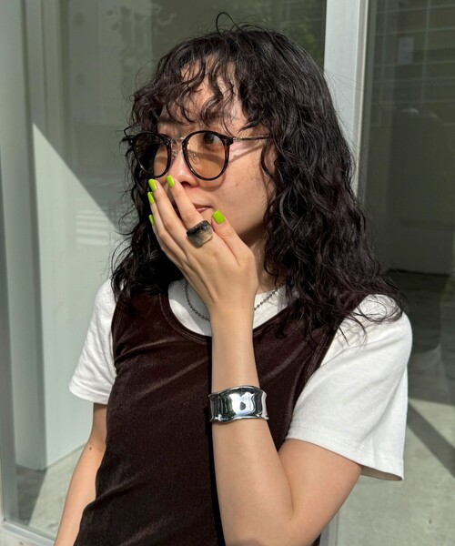 fredy emue（フレディエミュ）の「調光レンズメタルテンプルセルメガネ（メガネ・レディース・ブラウン系その他/ブラック・FREE）」の4枚目の写真
