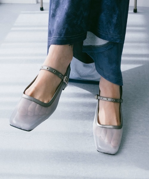 sahara（サハラ）の「Eyelet Strap Sheer Pumps/アイレットストラップシアーパンプス（パンプス・レディース・シルバー/ブラウン/ブラック・S/L/M）」の3枚目の写真