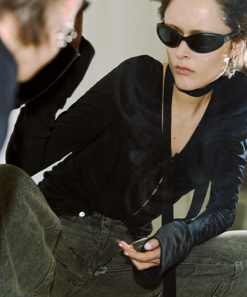 JOSE MOON(ジョゼムーン)の「SPLIT GATHERS CHOKER TOPS/スプリットギャザーチョーカートップス(Tシャツ/カットソー・レディース・ブラック/ホワイト・FREE)」の17枚目の写真