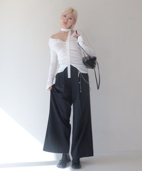 JOSE MOON(ジョゼムーン)の「SPLIT GATHERS CHOKER TOPS/スプリットギャザーチョーカートップス(Tシャツ/カットソー・レディース・ブラック/ホワイト・FREE)」の5枚目の写真