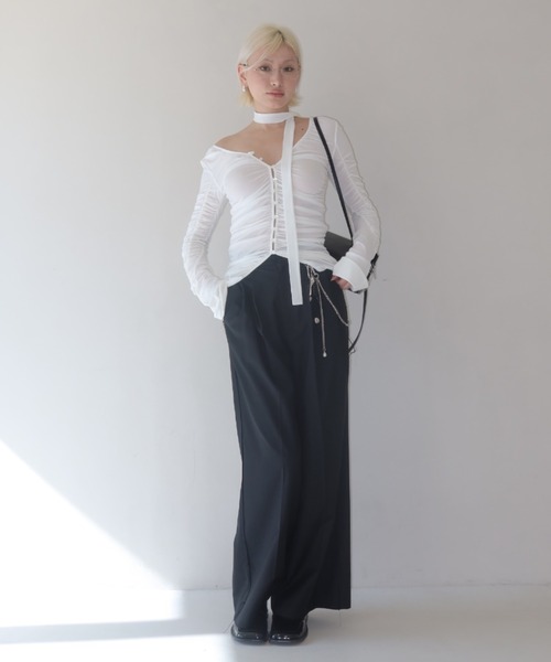 JOSE MOON(ジョゼムーン)の「SPLIT GATHERS CHOKER TOPS/スプリットギャザーチョーカートップス(Tシャツ/カットソー・レディース・ブラック/ホワイト・FREE)」の6枚目の写真