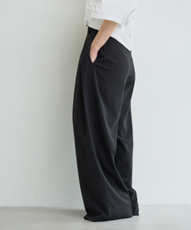 IENA LA BOUCLE（イエナラブークル）の「IENA LA BOUCLE ウーステッドライクシャンブレータックスラックス（スラックス）」