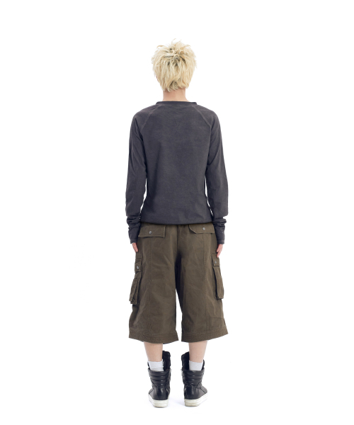 AAKAM(アーカム)の「Dust Henry Neck Long Sleeve (Black)(Tシャツ/カットソー・レディース・その他・1/2)」の13枚目の写真