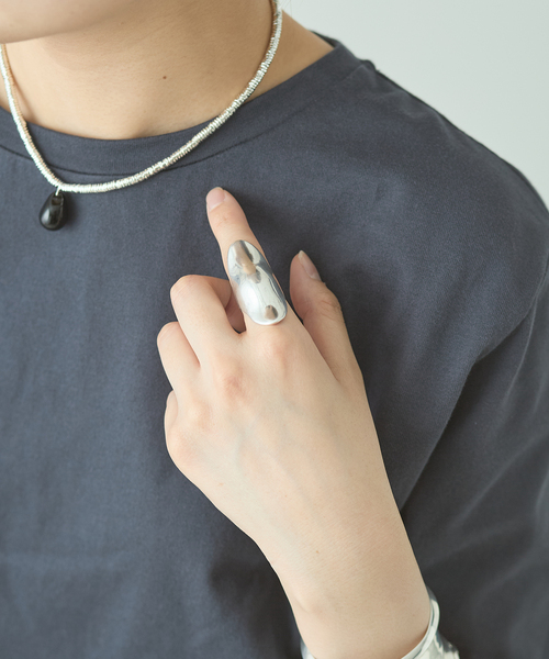 journal standard L'essage(ジャーナルスタンダードレサージュ)の「【V'ESSENCEヴェッセンス】WIDE RING 925/リング(リング・レディース・シルバー・7/8/6)」の1枚目の写真