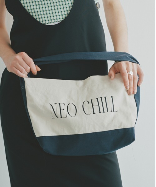 Muel Chic（ミュエルシック）の「Neo Chill tote bag  ネオチルトートバッグ（トートバッグ・レディース・ベージュ/ネイビー/ブラック/レッド・ONE SIZE）」の4枚目の写真