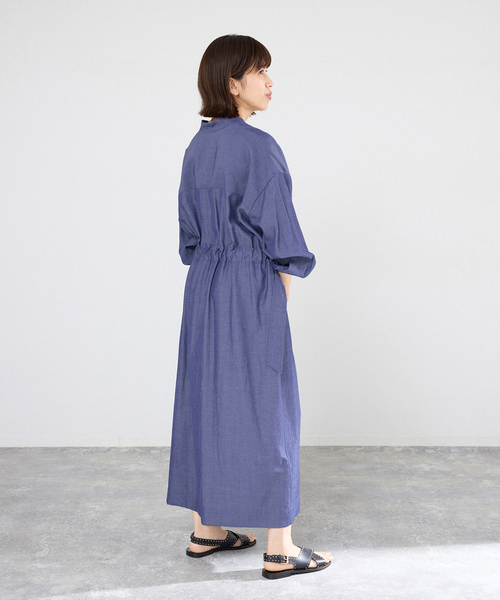 IENA（イエナ）の「2WAY シャンブレー ワークワンピース（ワンピース・レディース・ブラック系その他/ネイビー・38/36）」の13枚目の写真