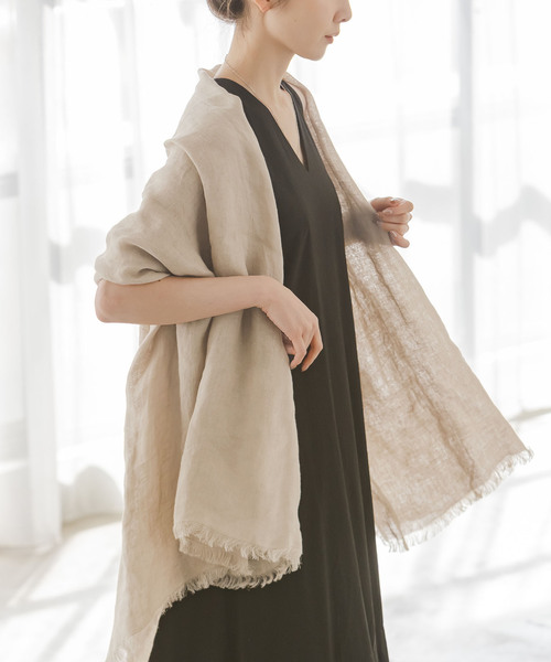 THROW(スロー)の「《NOBLE別注カラー・》THROW/スロー Light Linen Color Stole(ストール/ショール・レディース・ブラウン/ホワイト系その他/ベージュ・FREE)」の3枚目の写真
