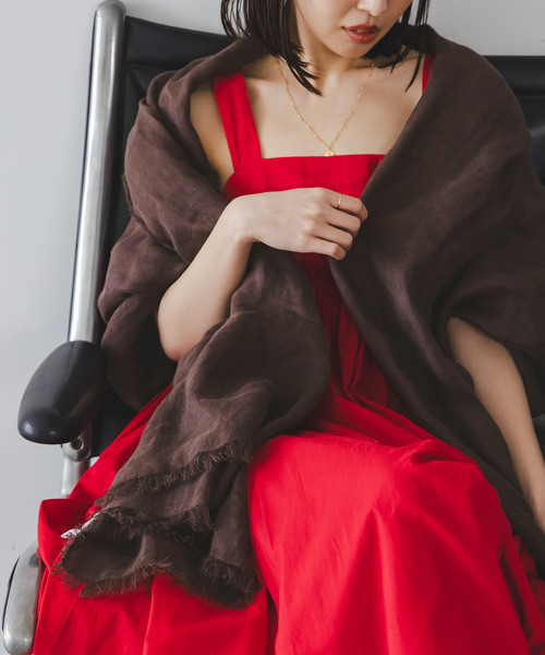 THROW(スロー)の「《NOBLE別注カラー・》THROW/スロー Light Linen Color Stole(ストール/ショール・レディース・ブラウン/ホワイト系その他/ベージュ・FREE)」の2枚目の写真