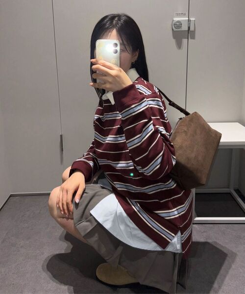 MUSINSA STANDARD WOMAN（ムシンサスタンダードウーマン）の「ウィメンズリラックスドマルチストライプラグビーシャツ[バーガンディ]（ポロシャツ・レディース・その他・X-SMALL/SMALL/MEDIUM/LARGE）」の10枚目の写真