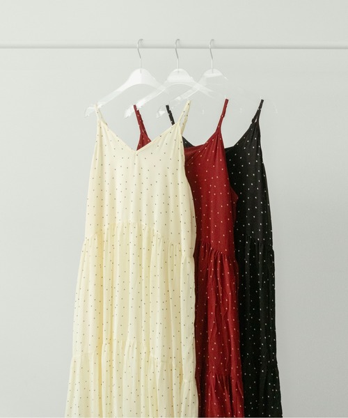 on:nue（オンニュ）の「【on:nue】クリンクルドット ティアードキャミワンピース/2026 SS COLLECTION（ワンピース・レディース・ブラック/アイボリー/レッド・FREE）」の4枚目の写真