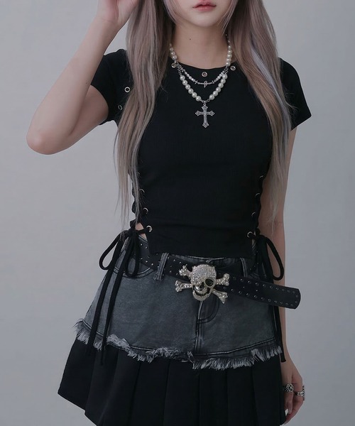 Diable baiser(ディアブルベーゼ)の「ハトメレースアップY2K半袖カットソートップス(Tシャツ/カットソー・レディース・ブラック・MEDIUM/LL/LARGE)」の2枚目の写真