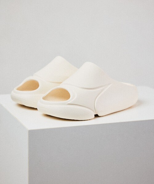 FREAK'S STORE(フリークスストア)の「1807/イチハチゼロナナ 限定展開 STAR SLIPPERS/スライドサンダル(サンダル・メンズ・ホワイト/ピンク/ブラウン/オレンジ/ブラック・26/25/24/23/29/27.5)」の1枚目の写真