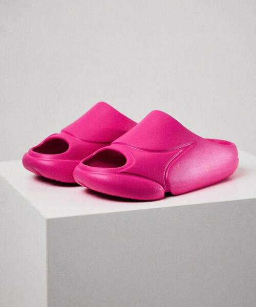 FREAK'S STORE(フリークスストア)の「1807/イチハチゼロナナ 限定展開 STAR SLIPPERS/スライドサンダル(サンダル・メンズ・ホワイト/ピンク/ブラウン/オレンジ/ブラック・26/25/24/23/29/27.5)」の4枚目の写真